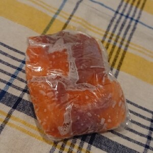 刺身サーモンの冷凍方法